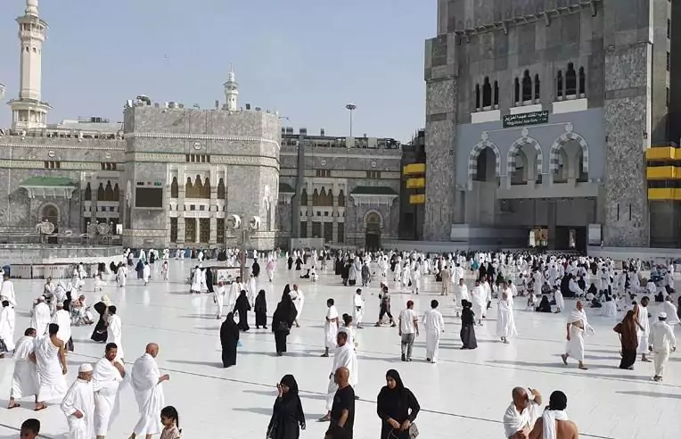 12 Nights 3 Star Umrah Package from USA
